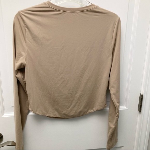 Two Reoria long sleeve cropped tee shirts, Large (runs small), Tan and White - Picture 2 of 4